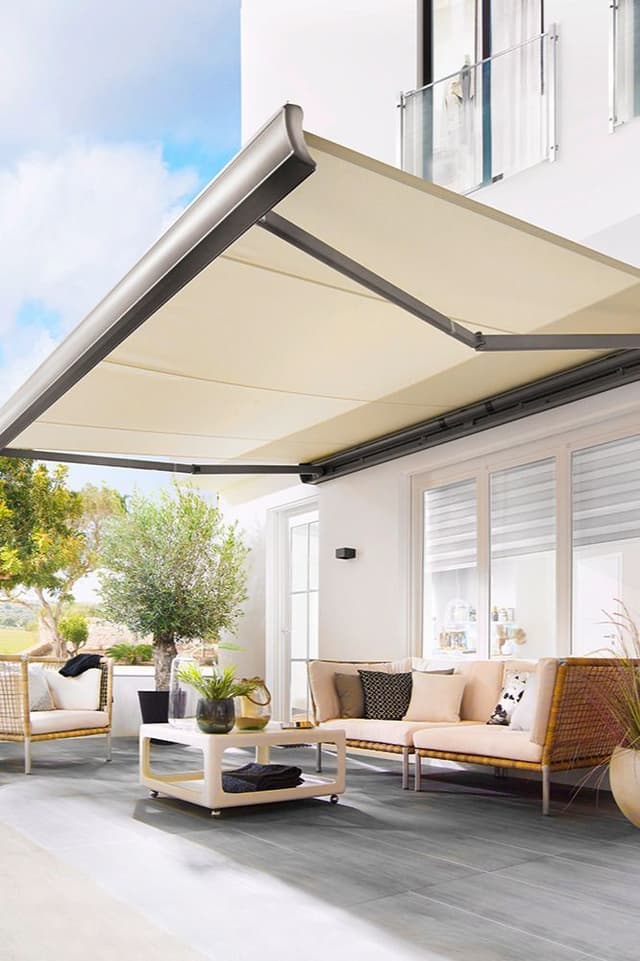 CASSETTE AWNING